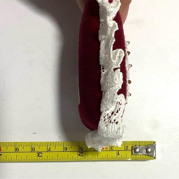 Vintage Katherine Fisher Handmade Embroidered Victorian-style Velvet Pin Cushion - Picture 10 of 12